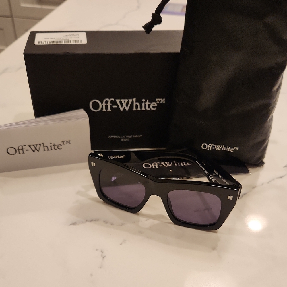 Off-White Black Rectangular Sunglasses - image 1